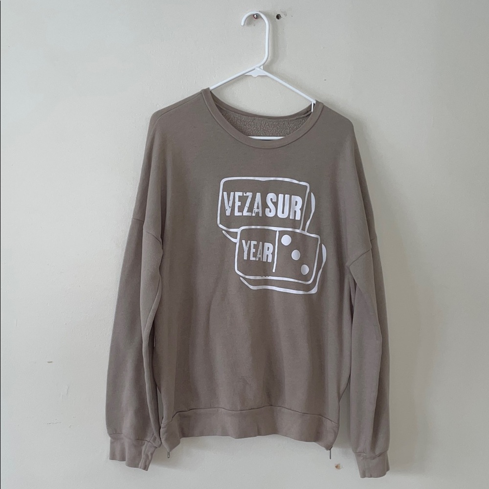 VezaSur Year Dice Biege Graphic Sweater